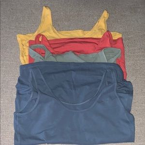 4 multicolor tanks